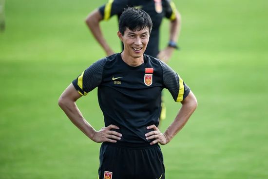 阿森纳6-0朗斯锁头名 哈弗茨连场破门若鸟点射前场5人齐开花欧冠小组赛B组第5轮，阿森纳主场迎战朗斯。